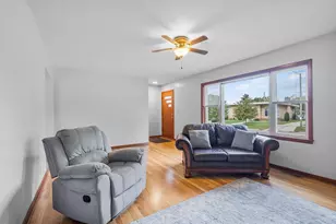 422 E Howard St, Portage, WI 53901 - Photo 3