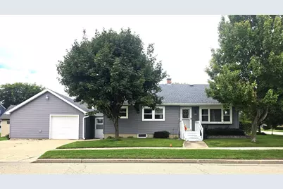 642 S Madison Street, Waupun, WI 53963 - Photo 1