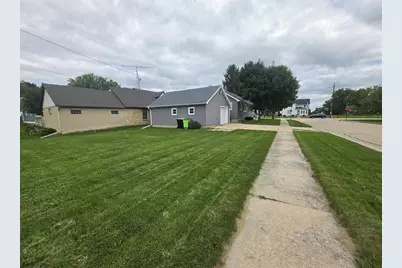 642 S Madison Street, Waupun, WI 53963 - Photo 3