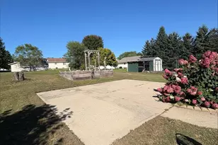 2060 Julie Ave, Sparta, WI 54656 - Photo 5