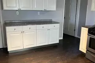 2929 S 9th Pl, Milwaukee, WI 53215 - Photo 17