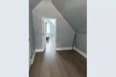 2929 S 9th Place, Milwaukee, WI 53215 - Photo 11