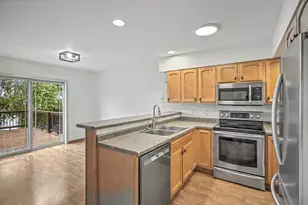 510 Nightingale Ln, Cottage Grove, WI 53527 - Photo 15