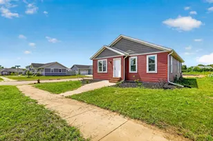 1150 Kamperschroer Wy, Sun Prairie, WI 53590 - Photo 1