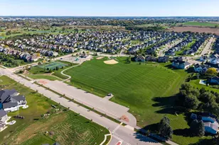 905 Roger Ct, Waunakee, WI 53597 - Photo 73