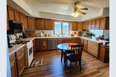 206 Hancock Drive, Orangeville, IL 61060 - Photo 5