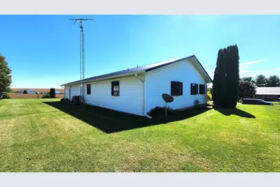 206 Hancock Drive, Orangeville, IL 61060 - Photo 33