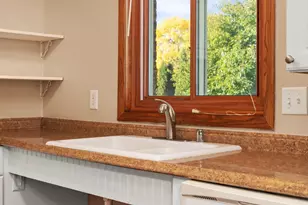 1722 S Thompson Dr, Madison, WI 53716 - Photo 13