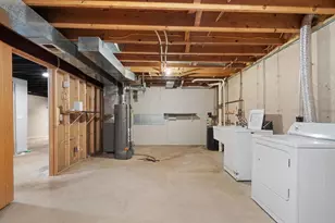 1722 S Thompson Dr, Madison, WI 53716 - Photo 27