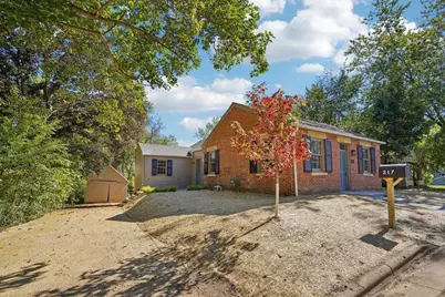 217 N Chestnut Street, Mineral Point, WI 53565 - Photo 3