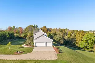 9660 Skyline Dr, Wayne, WI 53002 - Photo 75