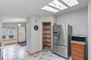 5688 S Bird St, Sun Prairie, WI 53590 - Photo 5