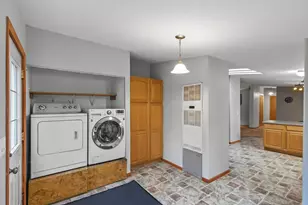 5688 S Bird St, Sun Prairie, WI 53590 - Photo 17