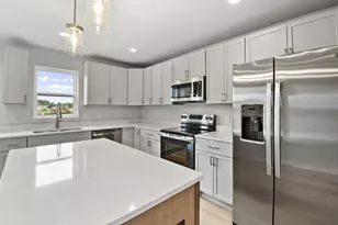 309 Orchid Ave, Stoughton, WI 53589 - Photo 11