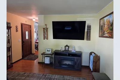 908 Mildred Avenue, Edgerton, WI 53534 - Photo 5