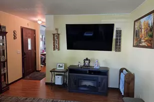 908 Mildred Ave, Edgerton, WI 53534 - Photo 5