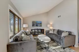 1110 Sunfield St, Sun Prairie, WI 53590 - Photo 9