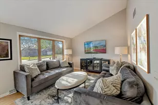 1110 Sunfield St, Sun Prairie, WI 53590 - Photo 35
