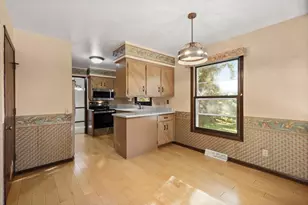 420 Melody Ln, Verona, WI 53593 - Photo 5
