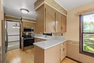 420 Melody Ln, Verona, WI 53593 - Photo 7