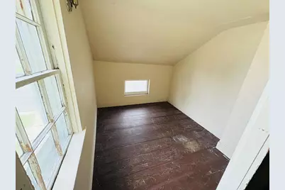307 N Pearl Street, Janesville, WI 53548 - Photo 9
