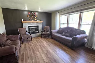 1304 N Wuthering Hills Dr, Janesville, WI 53546 - Photo 1