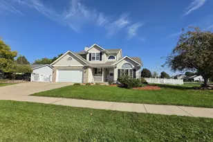 1304 N Wuthering Hills Dr, Janesville, WI 53546 - Photo 3