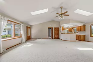 812 E South St, Beaver Dam, WI 53916 - Photo 11
