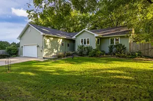 21 Garfield St, Edgerton, WI 53534 - Photo 3
