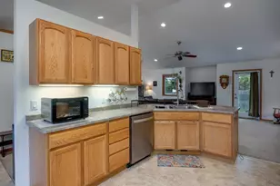 21 Garfield St, Edgerton, WI 53534 - Photo 7
