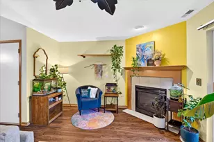 215 Douglas Dr, Brooklyn, WI 53521 - Photo 5