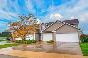 215 Douglas Dr, Brooklyn, WI 53521 - Photo 7