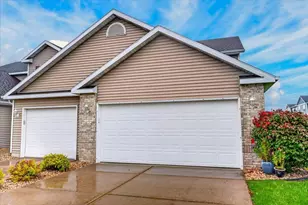 215 Douglas Dr, Brooklyn, WI 53521 - Photo 11