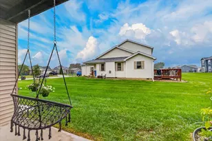 215 Douglas Dr, Brooklyn, WI 53521 - Photo 9