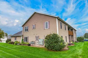 215 Douglas Dr, Brooklyn, WI 53521 - Photo 25