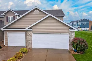 215 Douglas Dr, Brooklyn, WI 53521 - Photo 9