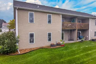 215 Douglas Dr, Brooklyn, WI 53521 - Photo 21