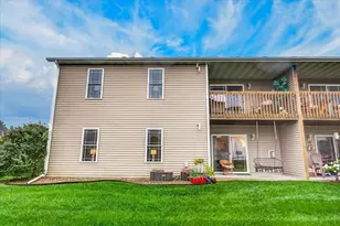 215 Douglas Dr, Brooklyn, WI 53521 - Photo 27
