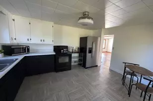 220 Quarry St, Baraboo, WI 53913 - Photo 7