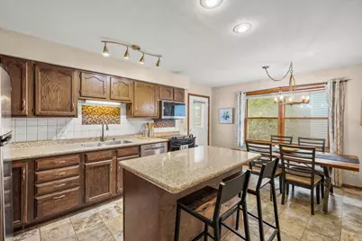 2933 Muir Field Road, Madison, WI 53719 - Photo 15