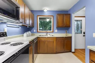 700 Kenwood Cir, Verona, WI 53593 - Photo 7