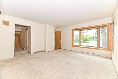 N89W15378 Cleveland Avenue, Menomonee Falls, WI 53051 - Photo 9