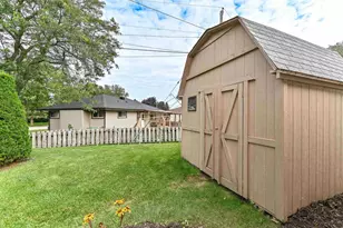 N89W15378 Cleveland Ave, Menomonee Falls, WI 53051 - Photo 35