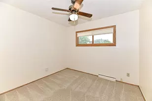 N89W15378 Cleveland Ave, Menomonee Falls, WI 53051 - Photo 17