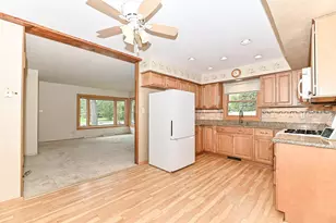 N89W15378 Cleveland Ave, Menomonee Falls, WI 53051 - Photo 13