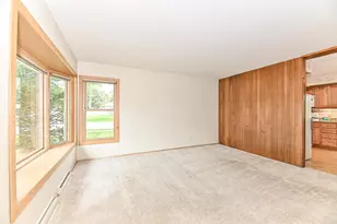 N89W15378 Cleveland Ave, Menomonee Falls, WI 53051 - Photo 7