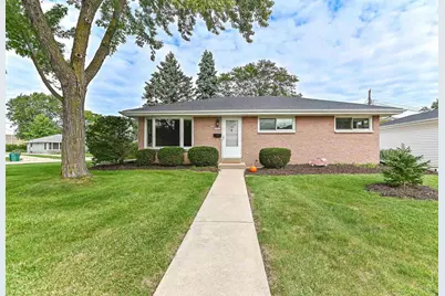 N89W15378 Cleveland Avenue, Menomonee Falls, WI 53051 - Photo 5