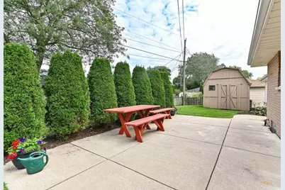 N89W15378 Cleveland Avenue, Menomonee Falls, WI 53051 - Photo 37