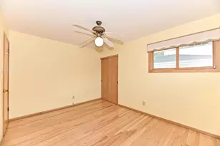N89W15378 Cleveland Ave, Menomonee Falls, WI 53051 - Photo 19
