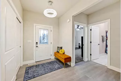 142 N Legacy Way, Sun Prairie, WI 53590 - Photo 3